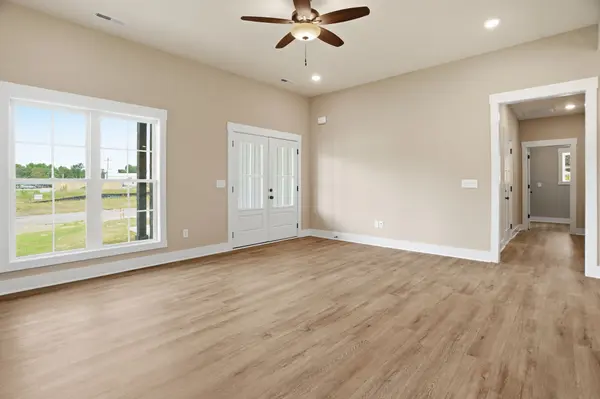 164 North Side Landing, Smithville, TN 37166