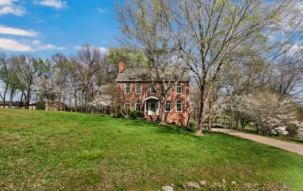 930 Doe Run Ct, Adams, TN 37010