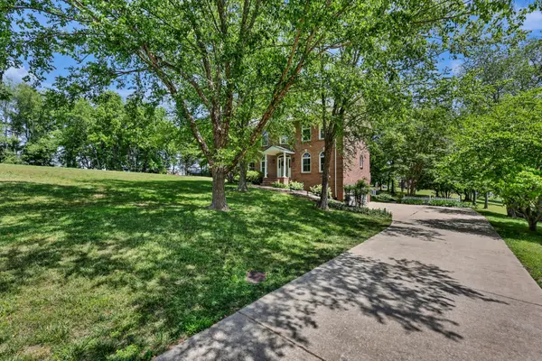930 Doe Run Ct, Adams, TN 37010