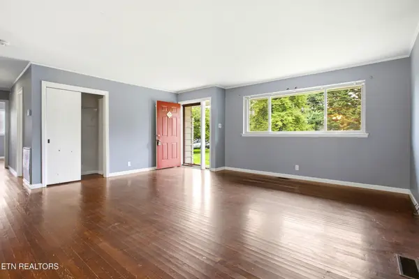6919 Dorchester Drive, Knoxville, TN 37909