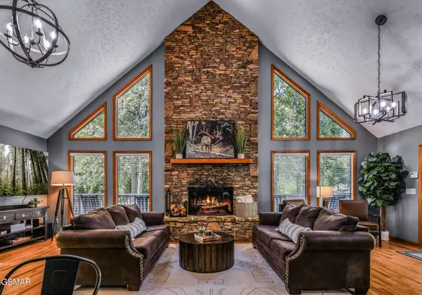 1932 Creek Hollow Way, Sevierville, TN 37876