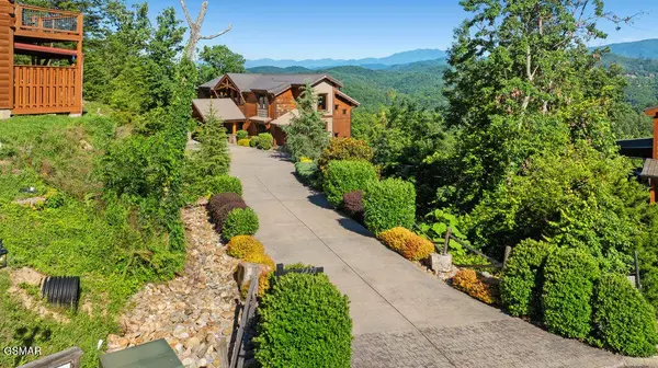 2470 Hackberry Drive, Sevierville, TN 37862