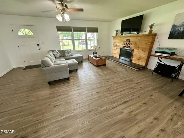 2669 High Valley Drive, Pigeon Forge, TN 37863