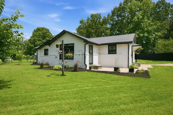 101 Hickory Dr, Dickson, TN 37055