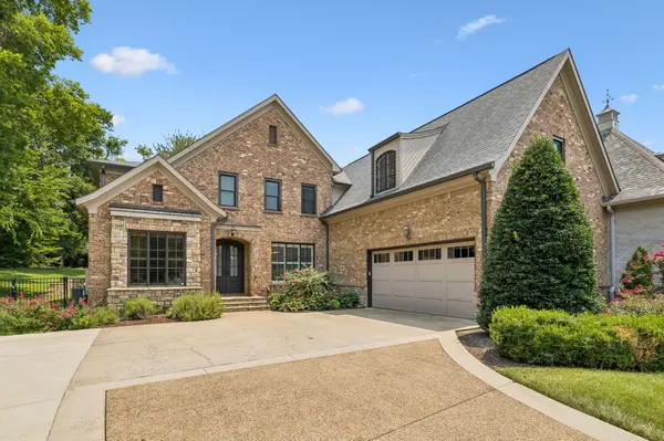 3700 Benham Ave, Nashville, TN 37215