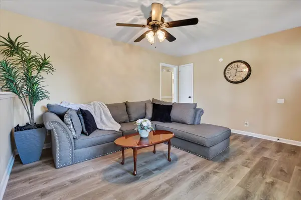 1832 Palamino Dr, Clarksville, TN 37042