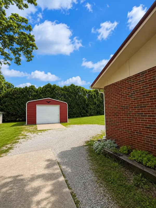 204 Lakeshore Dr, Mcminnville, TN 37110