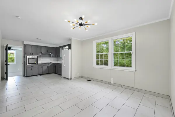 1347 Gibson Dr, Clarksville, TN 37043