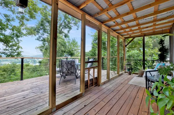 225 Grishom Ln, Granville, TN 38564