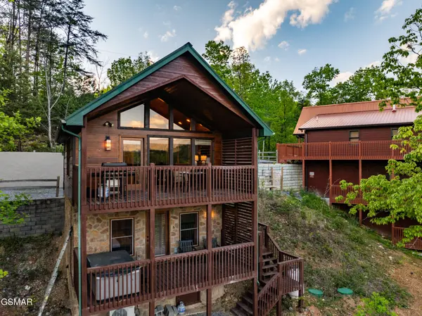 2633 Raccoon Hollow Way, Sevierville, TN 37862