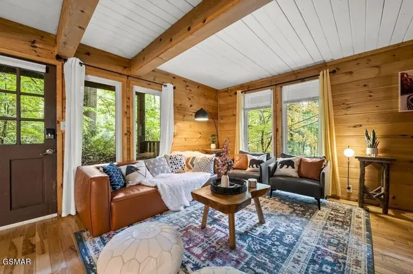 907 Ski Mountain Rd. Road, Gatlinburg, TN 37738