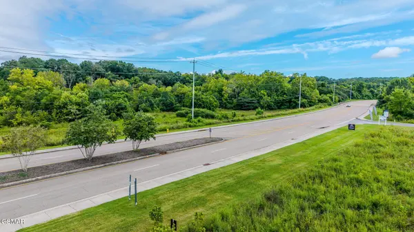 2475 Creekwood Park Boulevard, Lenoir City, TN 37772
