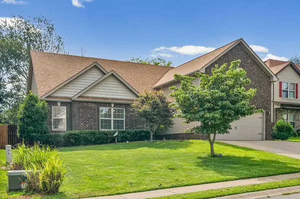 639 Sturdivant Dr, Clarksville, TN 37042