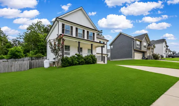 1381 Sussex Dr, Clarksville, TN 37042