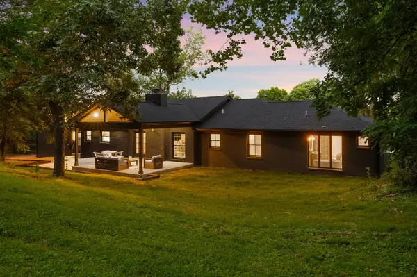 836 Forest Hills Dr, Nashville, TN 37220