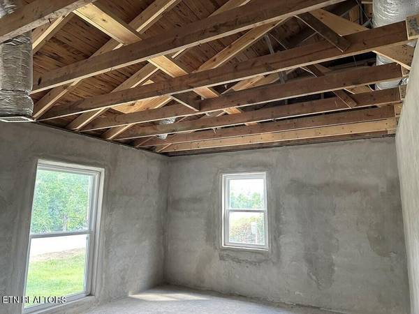 23 S Carter St, Sparta, TN 38583