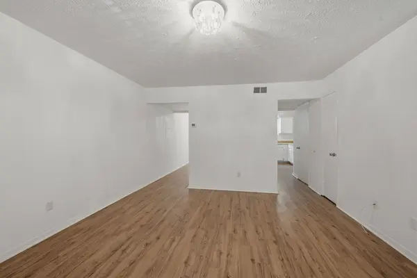 211 Oak Grove Dr, Nashville, TN 37217
