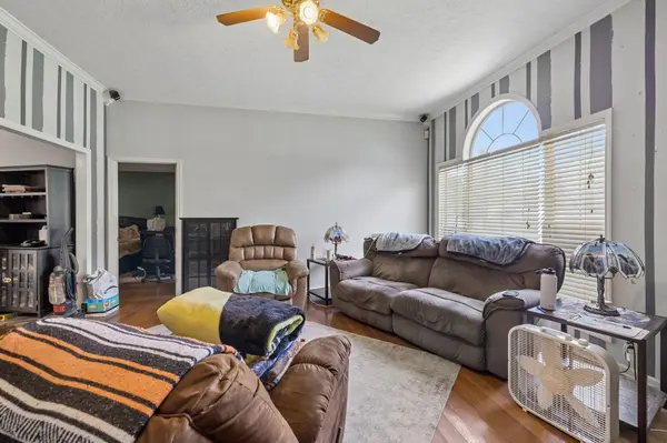 1044 Winding Way Dr, White House, TN 37188