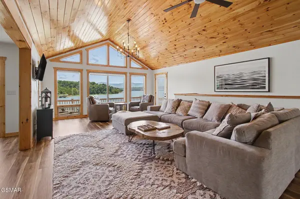 1820 Harbor Hills Lane, Dandridge, TN 37725