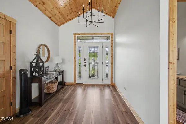 1820 Harbor Hills Lane, Dandridge, TN 37725