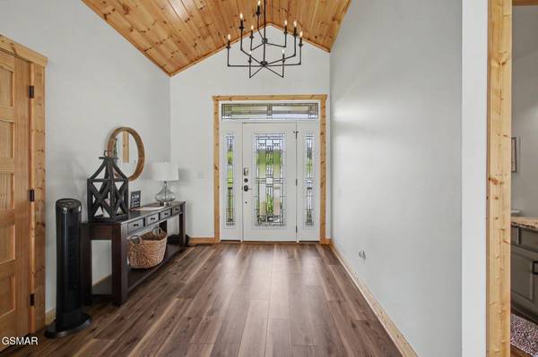 1820 Harbor Hills Lane, Dandridge, TN 37725