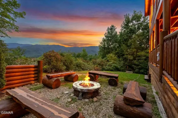 556 Thissa Way, Gatlinburg, TN 37738