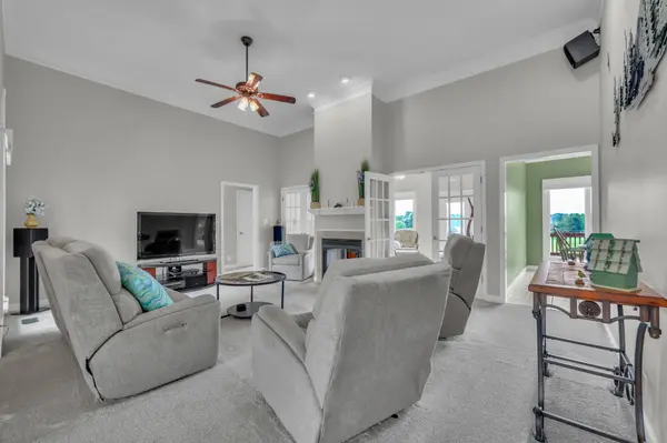 4267 N Woodstock Dr, Clarksville, TN 37040