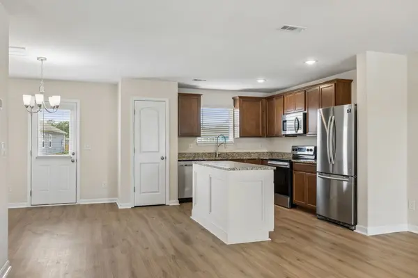 2708 Swarm Ct, Columbia, TN 38401