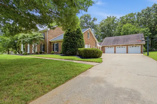 2812 Wakefield Dr, Clarksville, TN 37043