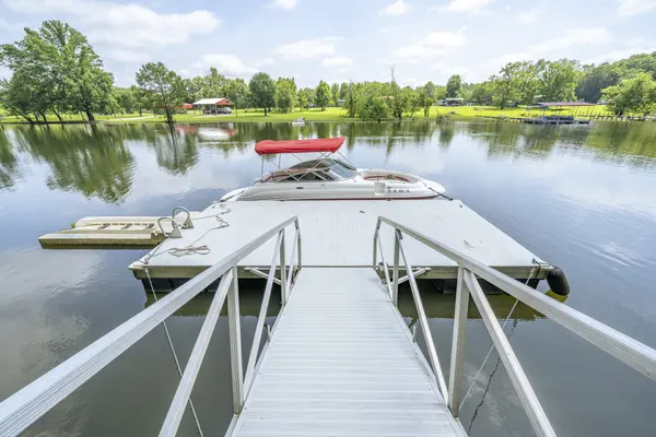 201 Beechview Dr, Clifton, TN 38425