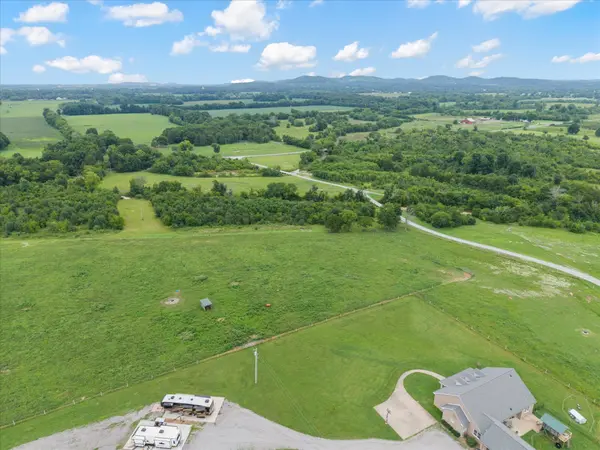221 Eady Rd, Shelbyville, TN 37160