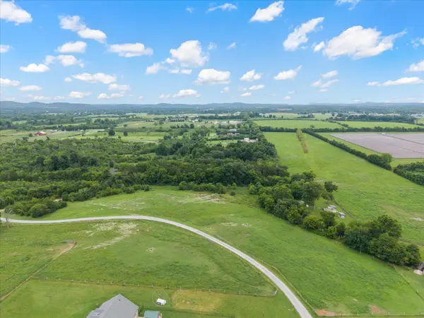 221 Eady Rd, Shelbyville, TN 37160
