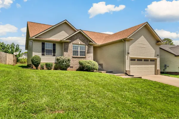 1037 Charles Thomas Dr, Clarksville, TN 37042