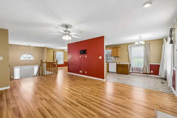 827 Sugarcane Way, Clarksville, TN 37040