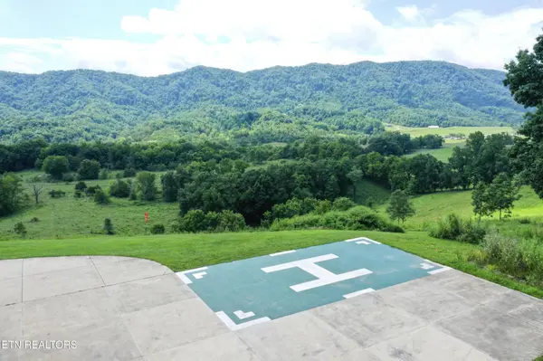 2624 Clinch Valley Rd, Thorn Hill, TN 37881