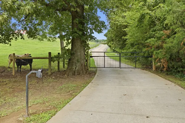 7595 Nolensville Rd, Nolensville, TN 37135