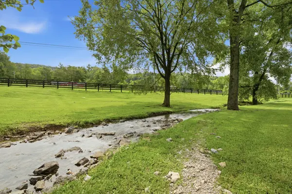 7595 Nolensville Rd, Nolensville, TN 37135