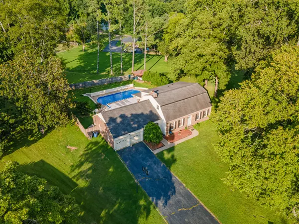 105 Cayce Valley Dr, Columbia, TN 38401