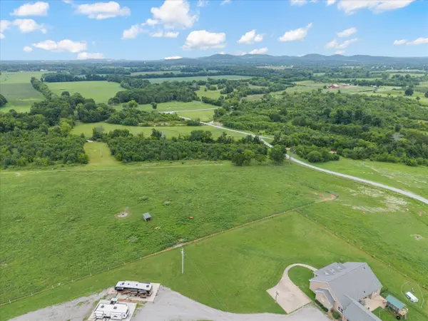 221 Eady Rd, Shelbyville, TN 37160