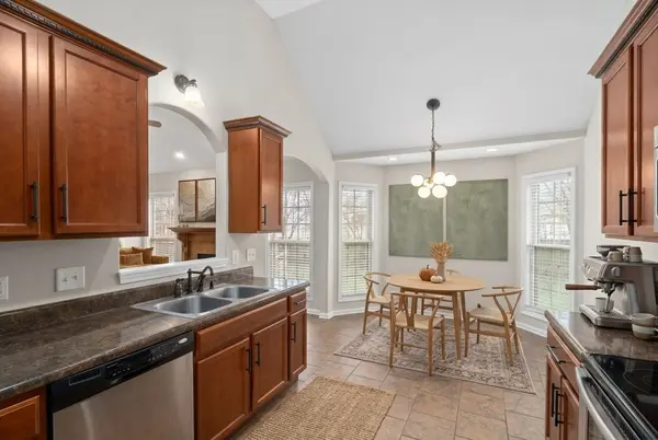 2485 Senseney Dr, Clarksville, TN 37042