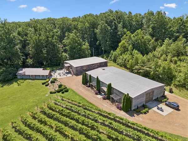 109 Overhead Bridge Rd, Hampshire, TN 38461
