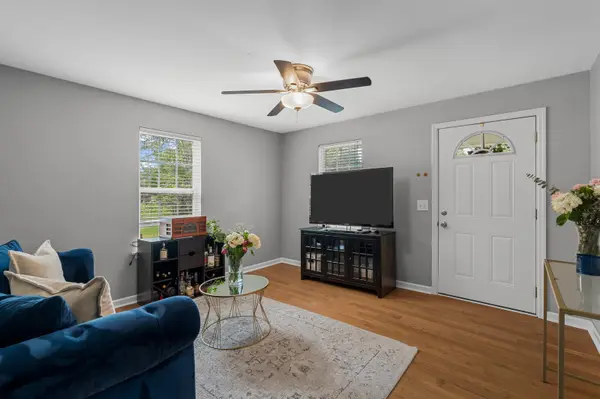 544 Maplewood Ln, Nashville, TN 37216