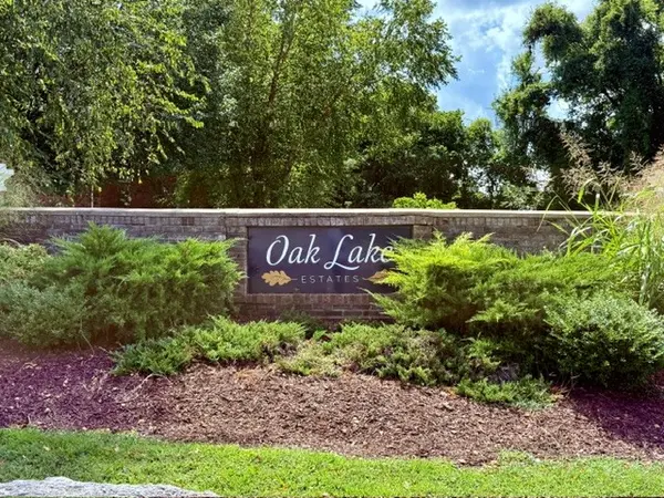 30 Oak Valley Dr, Spring Hill, TN 37174