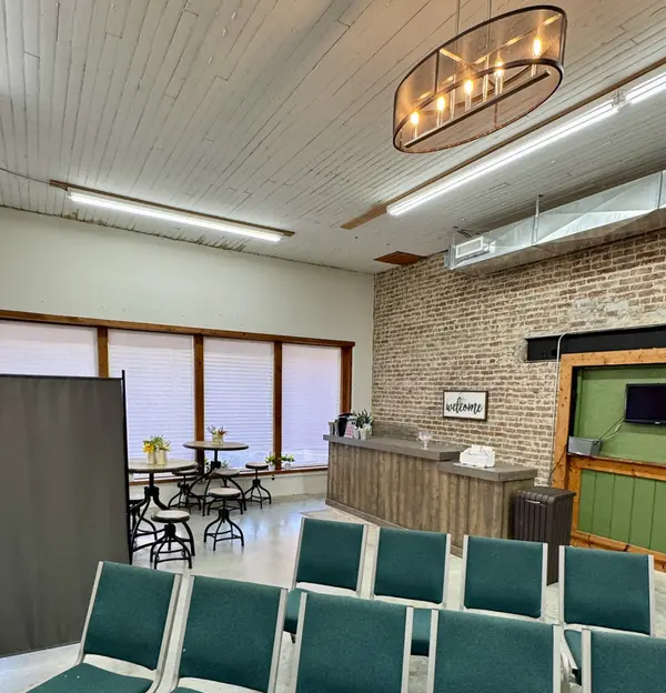 300 E Main St, Decherd, TN 37324