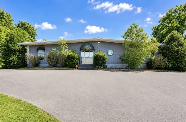 1105 Tuckahoe Dr, Nashville, TN 37207