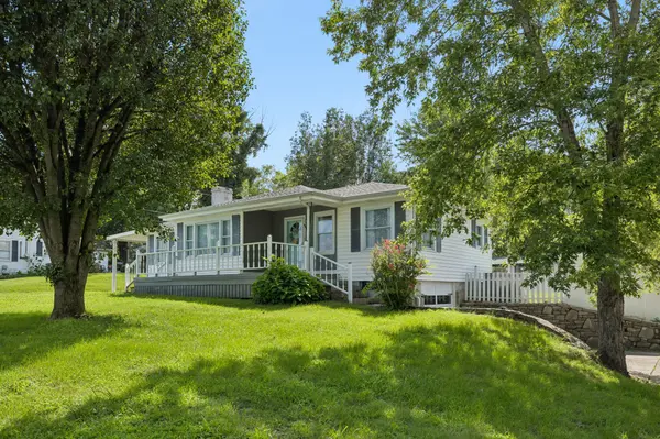 119 Hogan Rd, Gordonsville, TN 38563