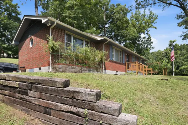701 Eastland Ct, Nashville, TN 37206