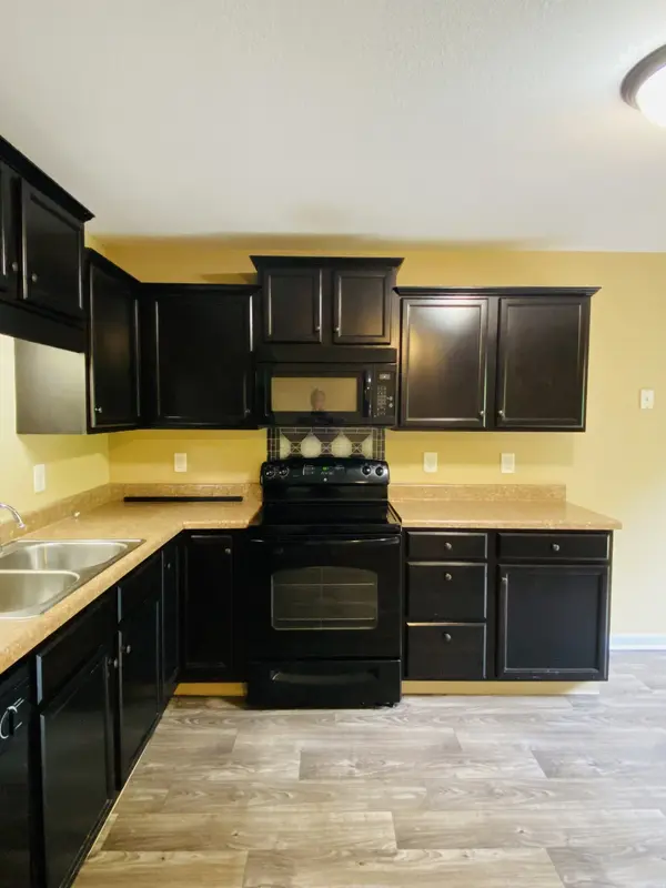 1725 Thistlewood Dr #B, Clarksville, TN 37042