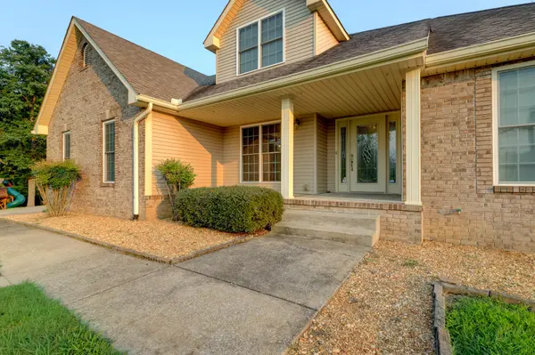 627 E Glenridge Ln, Clarksville, TN 37043