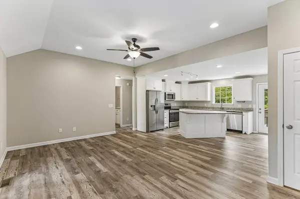 1299 Wesley Ct, Lawrenceburg, TN 38464